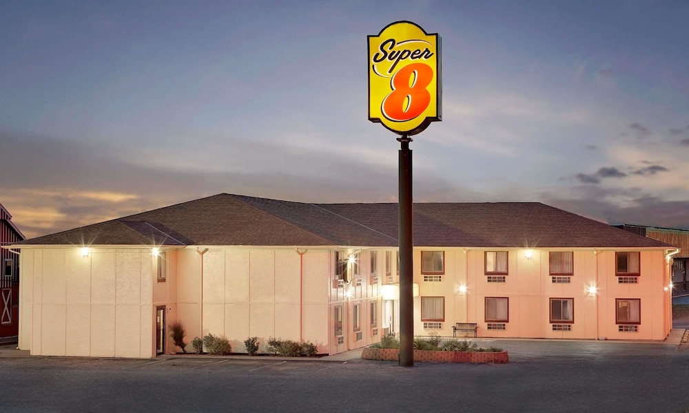 Super 8 By Wyndham Rock Port MO 14/22