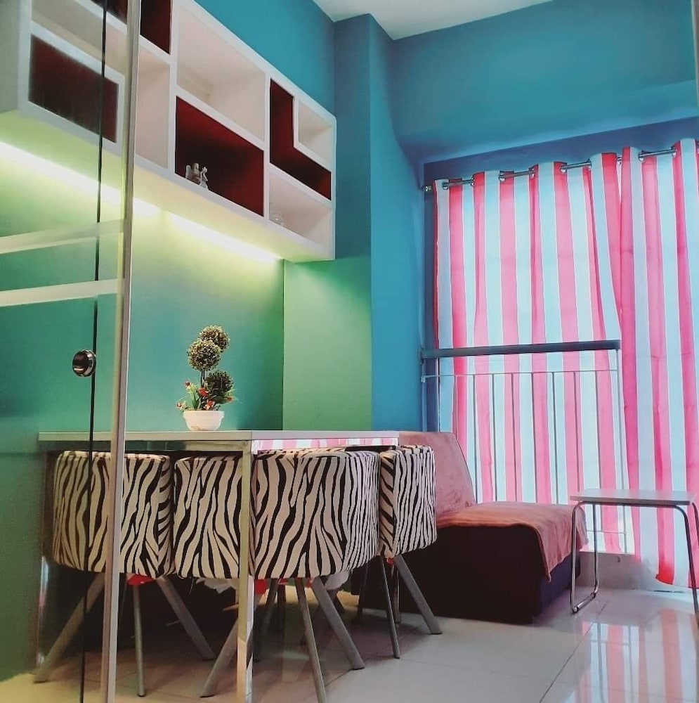 Tagaytay Condotel 2/36
