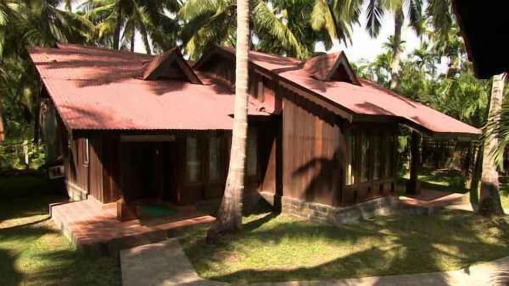 Silver Sand Beach Resort 40/50
