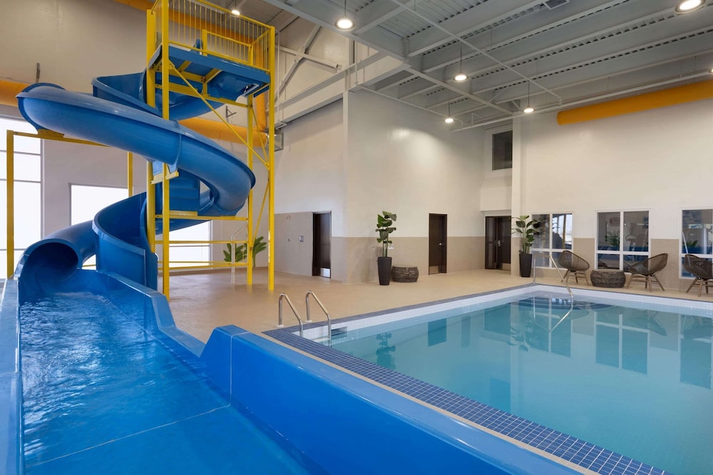 Microtel Inn & Suites By Wyndham Bonnyville 40/43