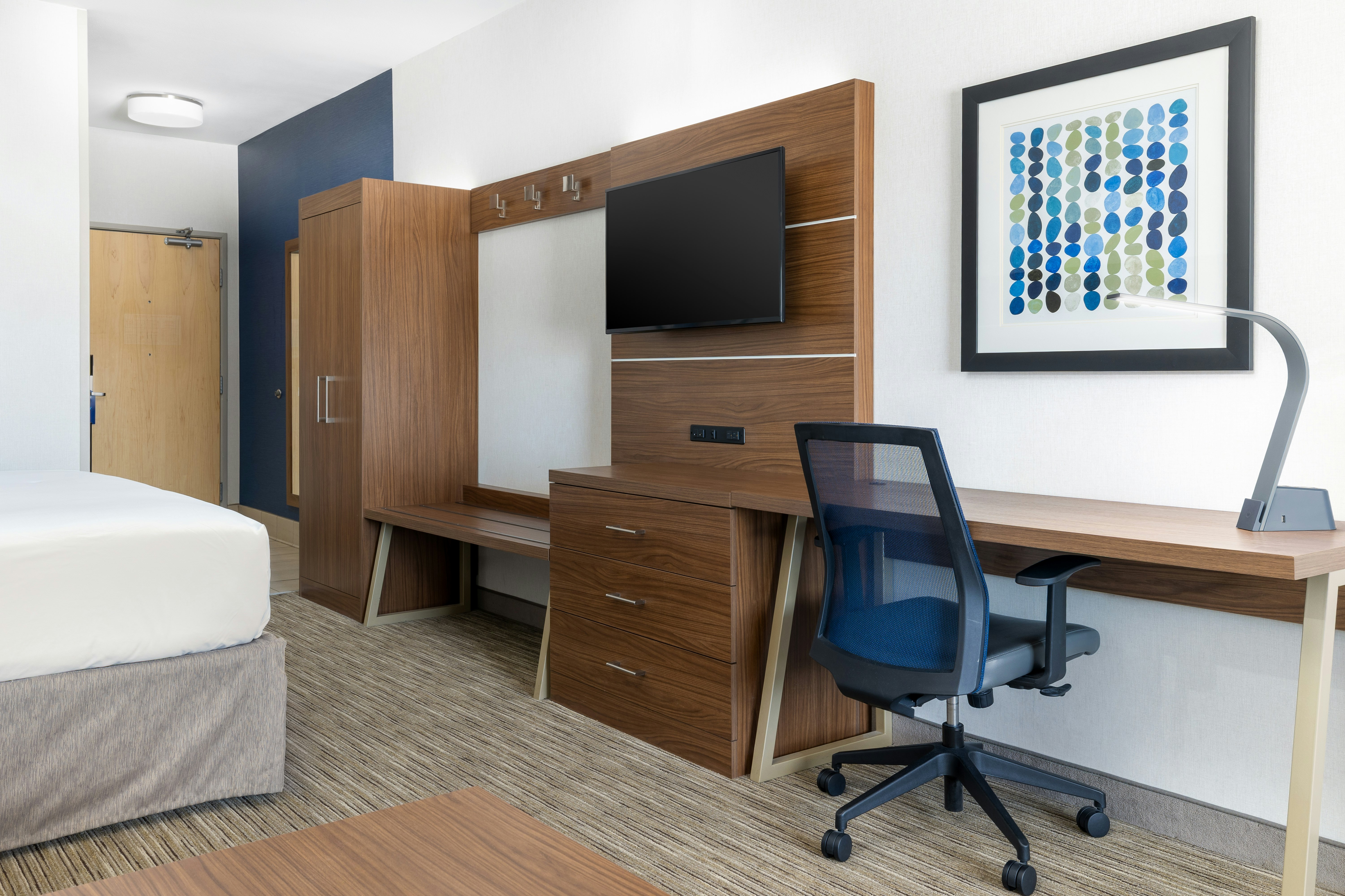 Holiday Inn Express & Suites Las Vegas SW Spring Valley, an IHG Hotel 45/55