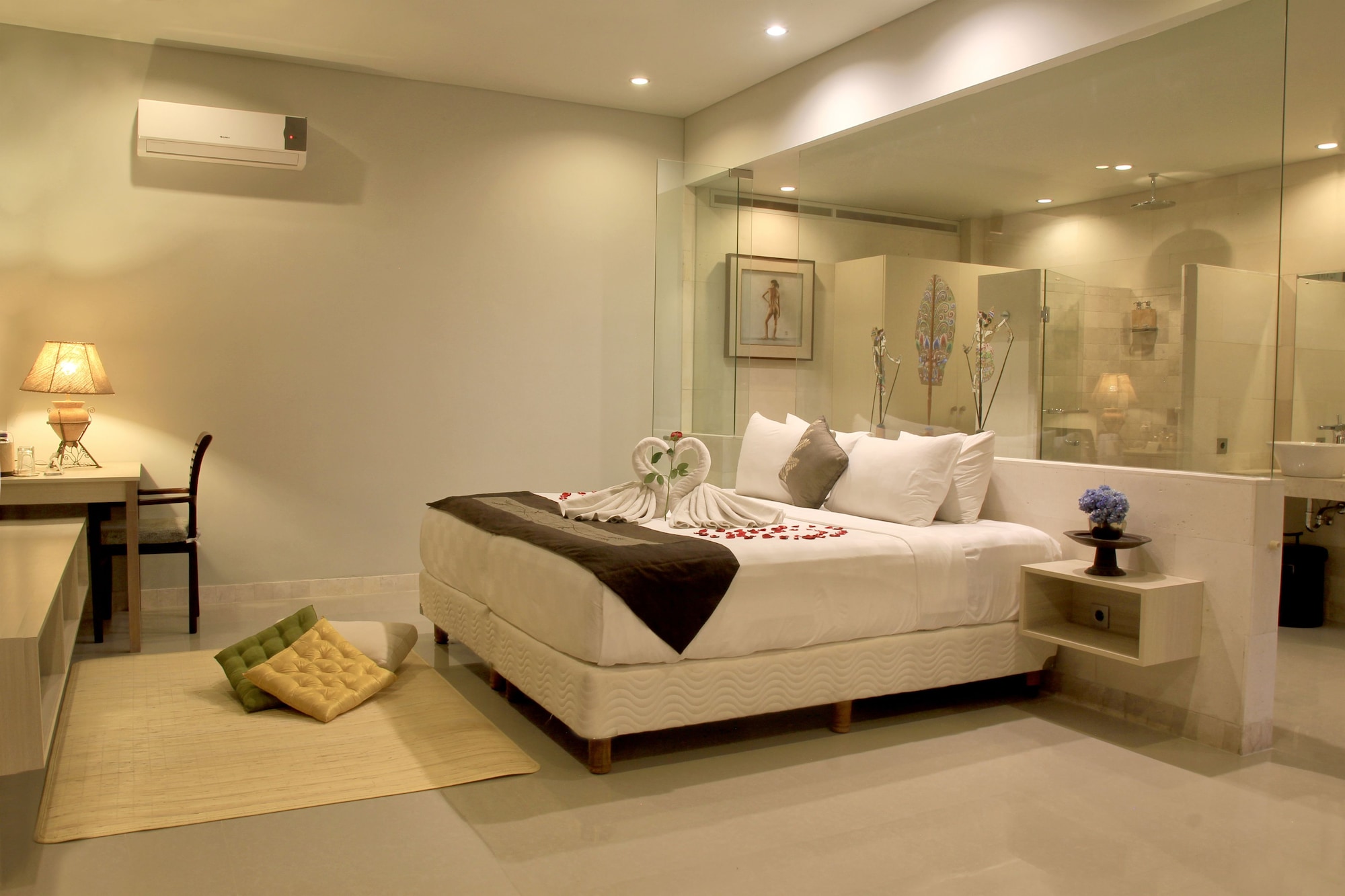 1 Bedroom, Majestic, Villa, King Bed, with Pool