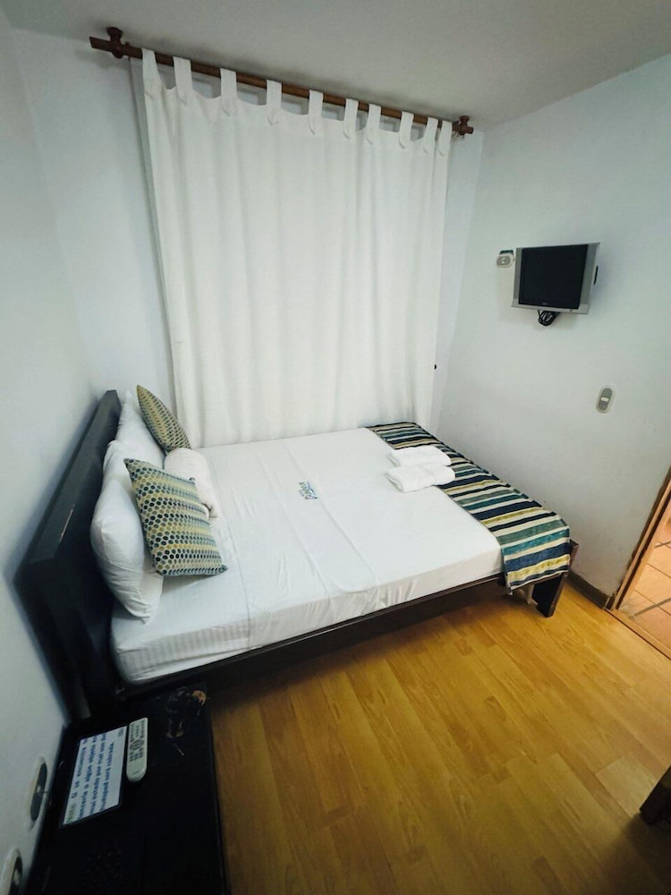 Hotel Guatatur 24/50
