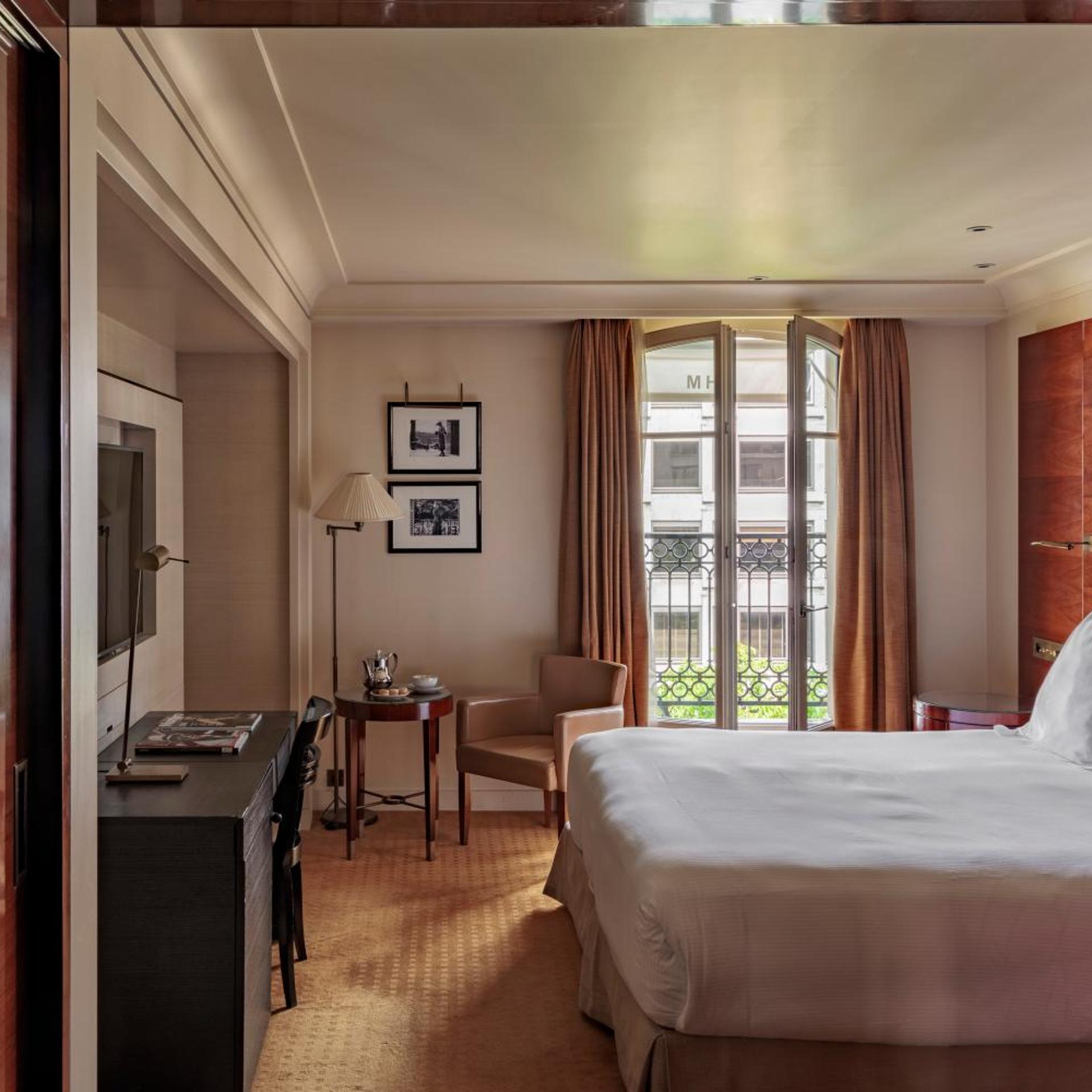 Deluxe, Double Bed, City View