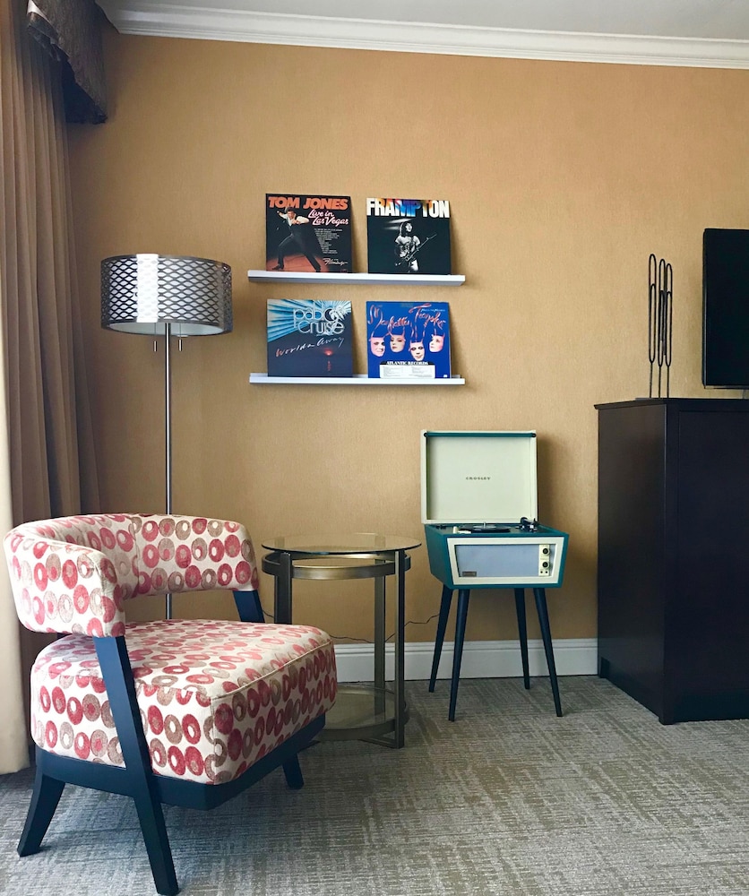 The Dylan Hotel At Sfo 53/75