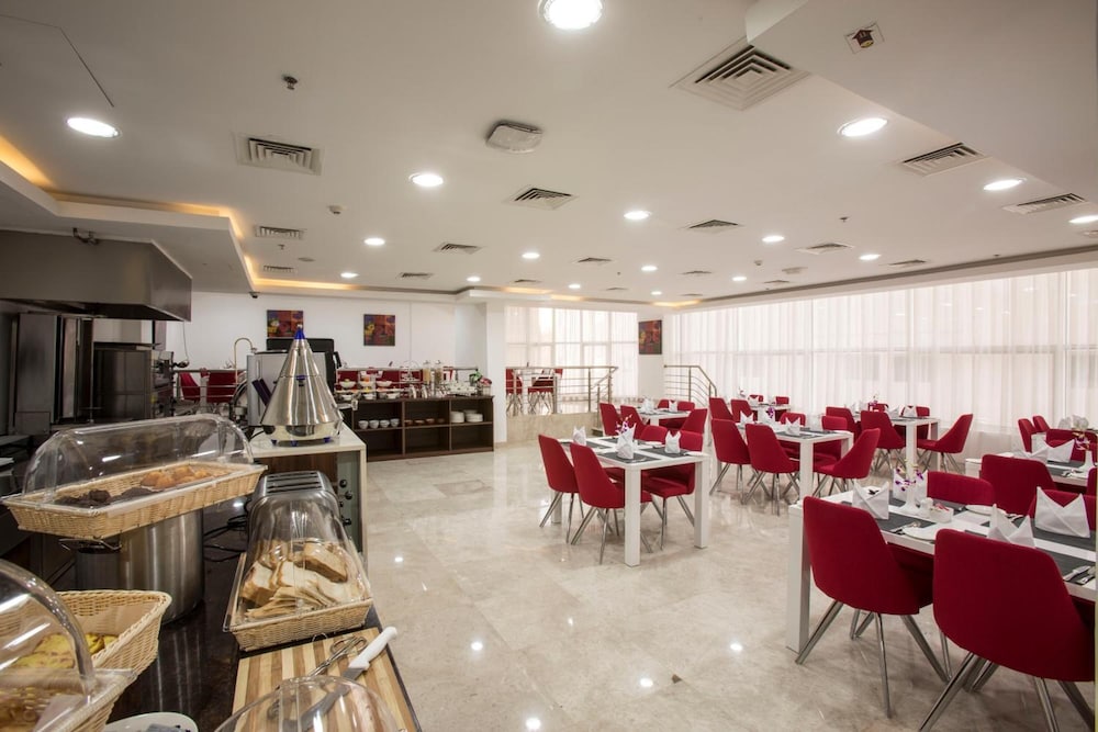 The Town Hotel Doha 41/49
