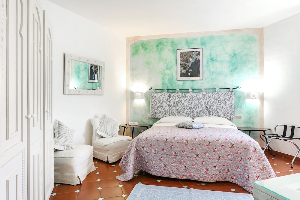 Stefania Hotel 21/87