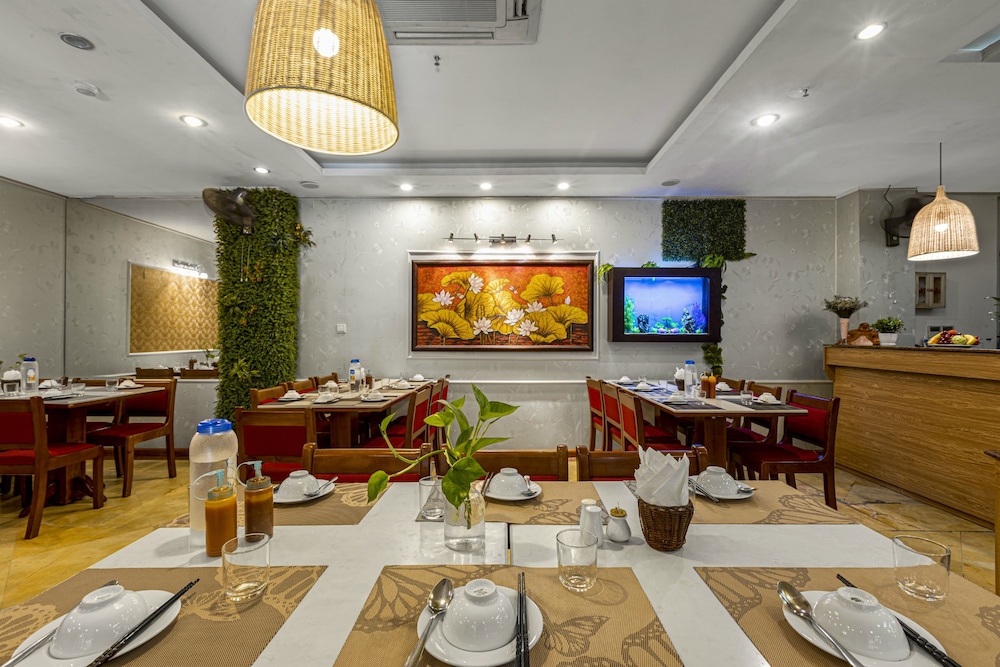 restaurant cafeteria