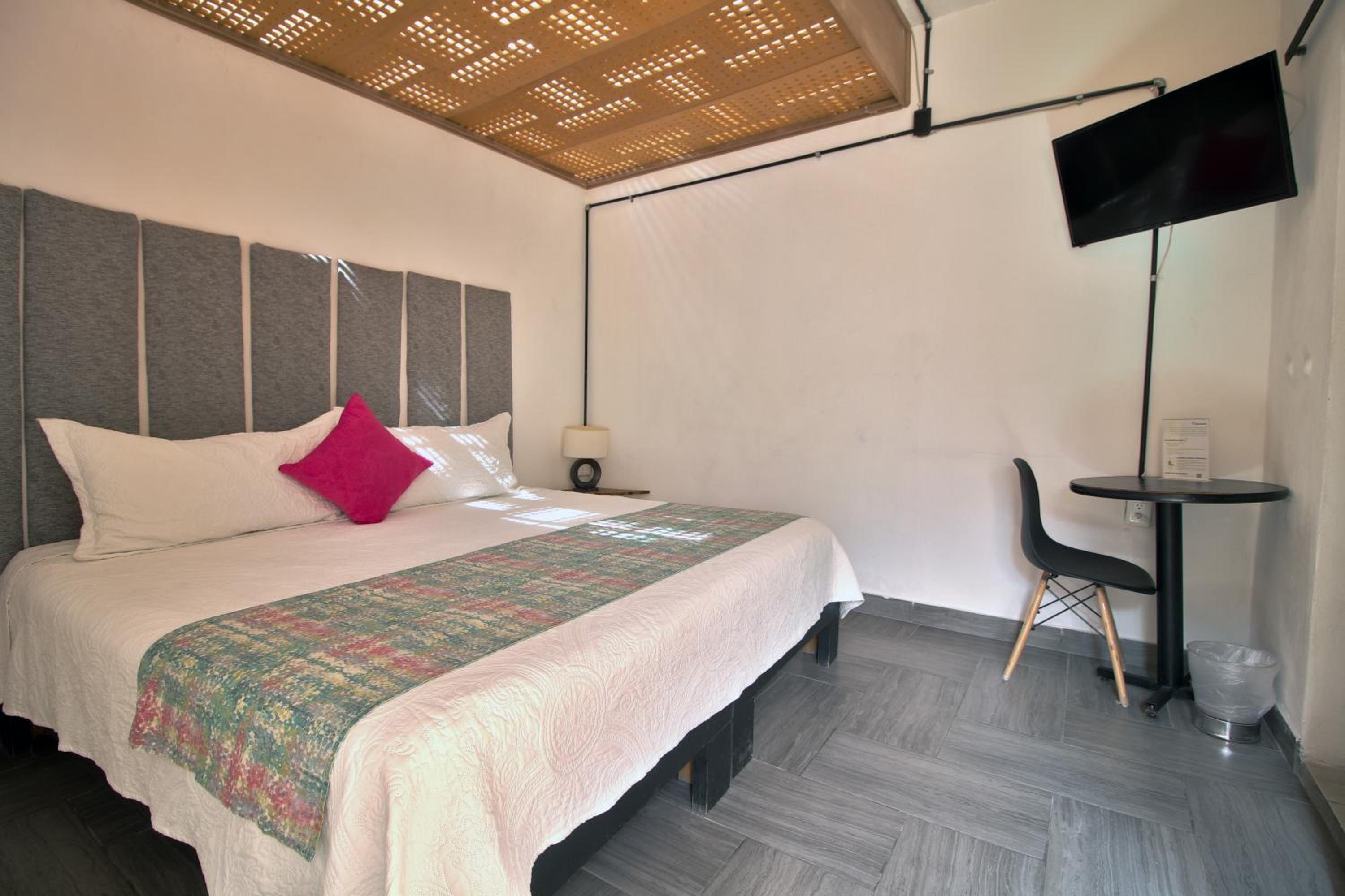 Hostal Punto 79 12/50