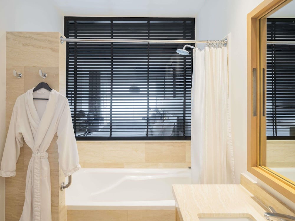 غرفة ديلوكس بسريرين كوين في طابق مرتفع، The Paragon Hotel Mexico City Santa Fe by Accor 7/8