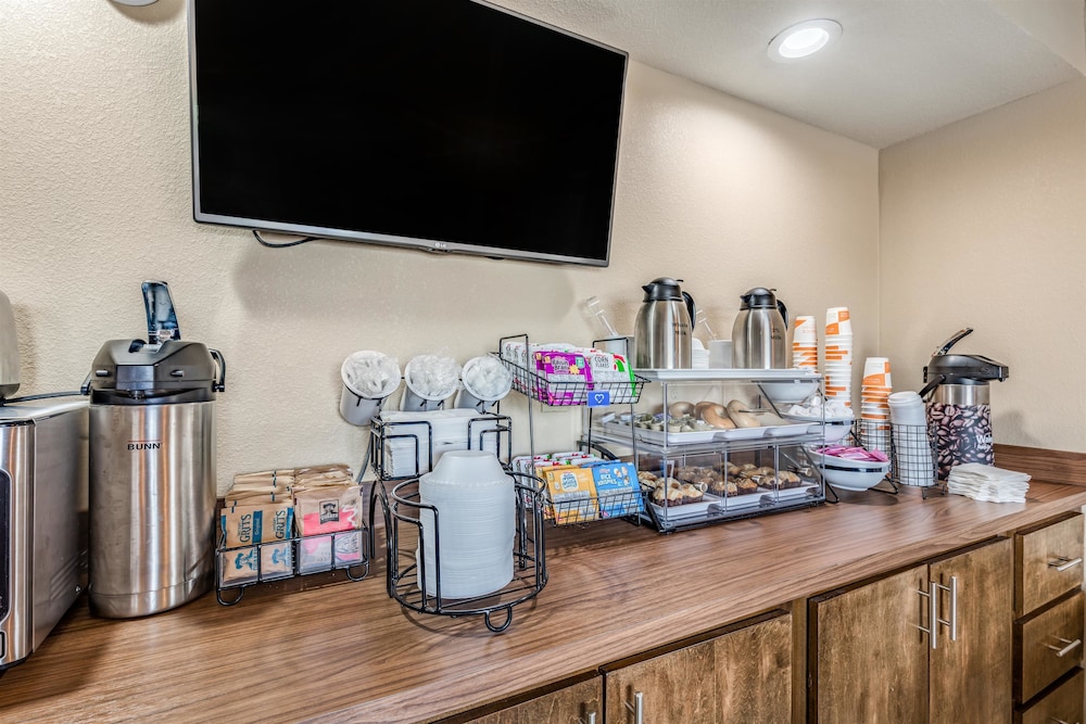 Surestay Hotel By Best Western Tupelo North 20/28