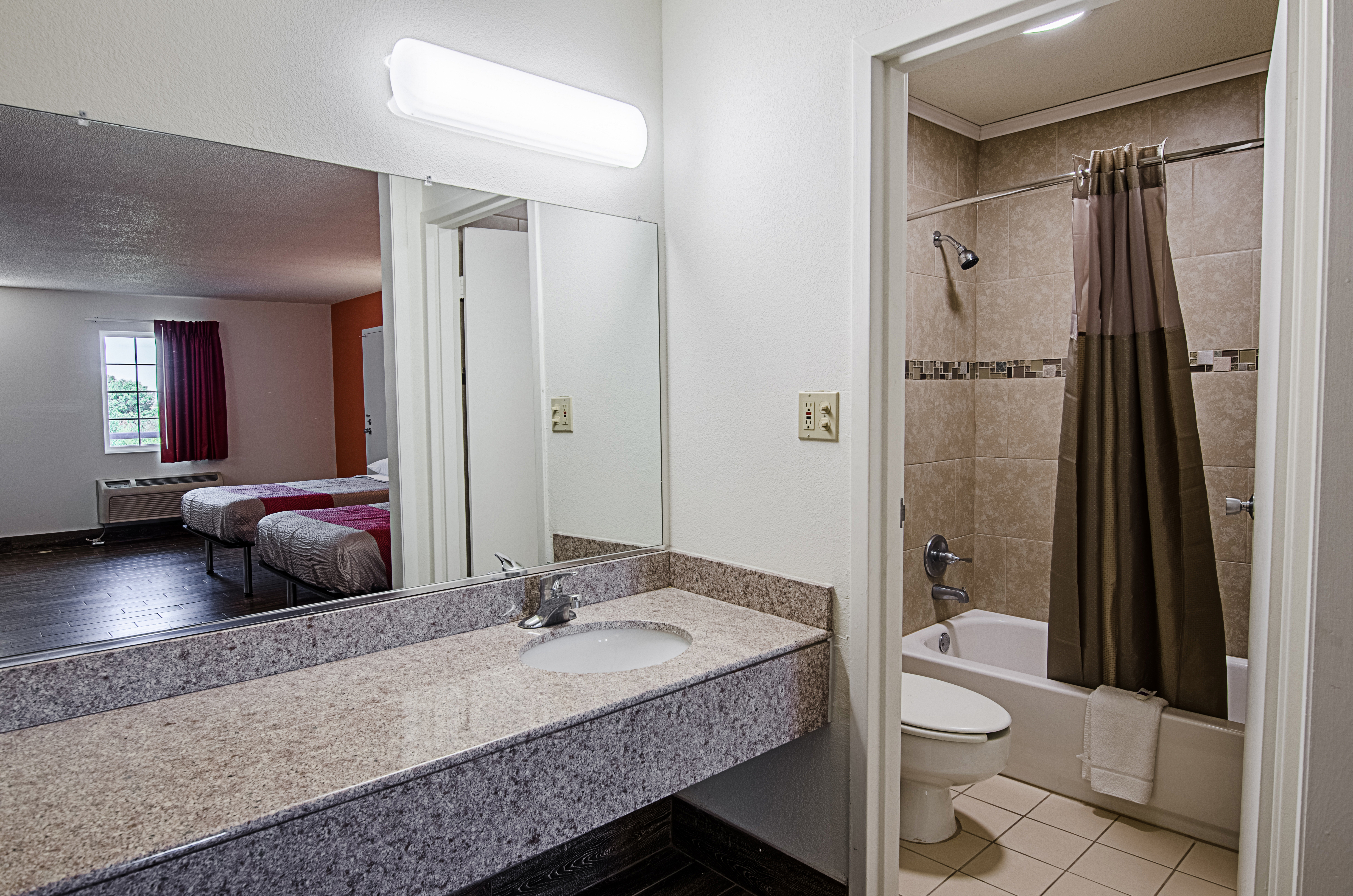 شقة لغير المدخنين، Motel6 Staunton, VA 3/3