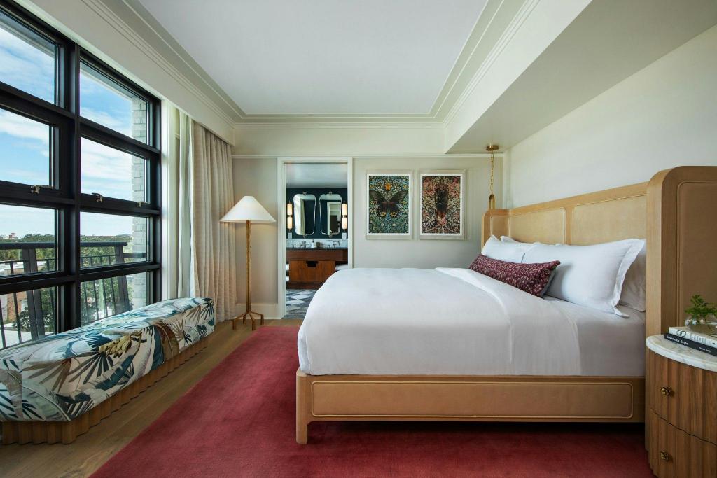 Signature, Celebration, Suite, King Bed, City View