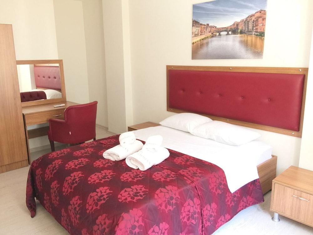 3 BEDROOMS, APARTMENT, BALCONY
