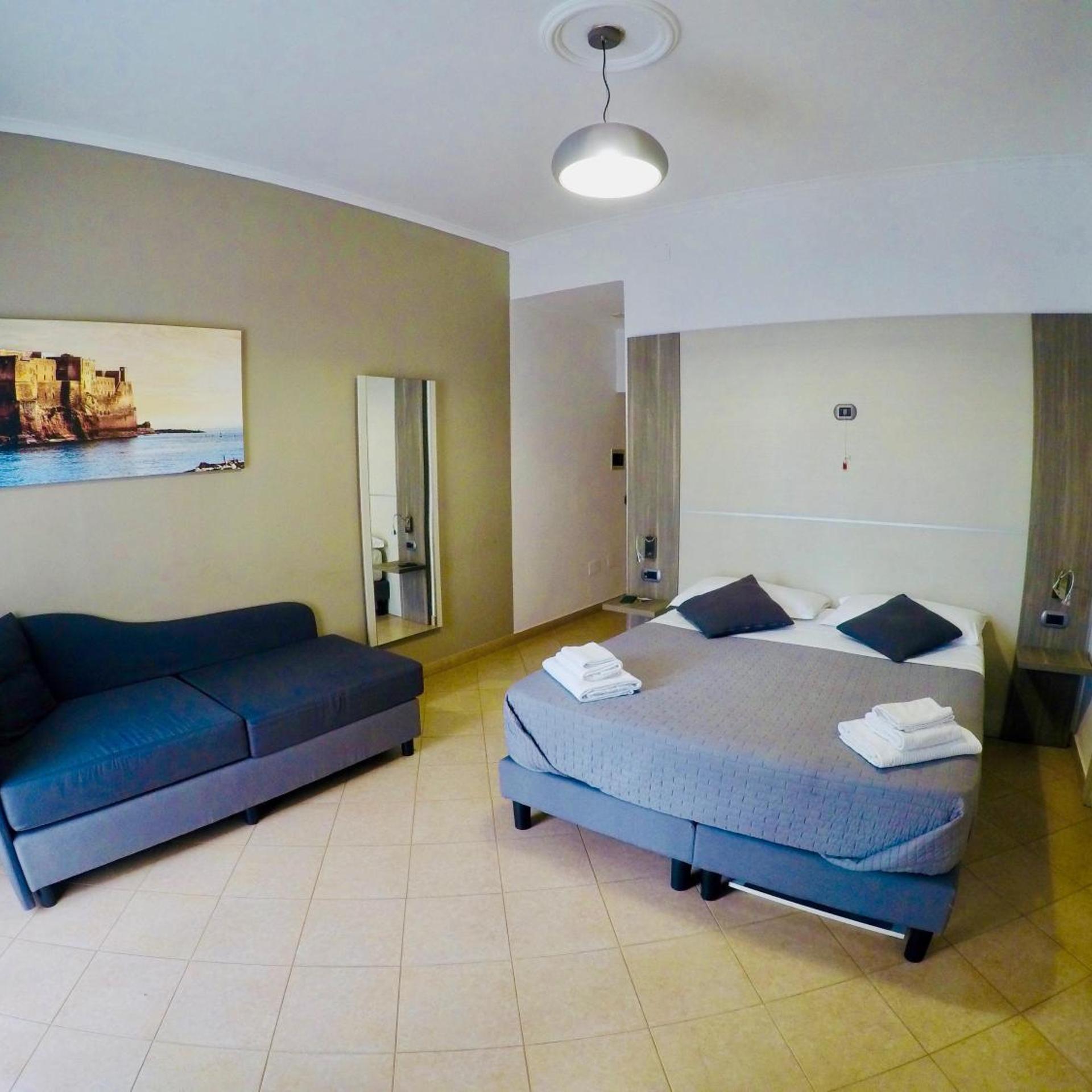 ROOM, TRIPLE