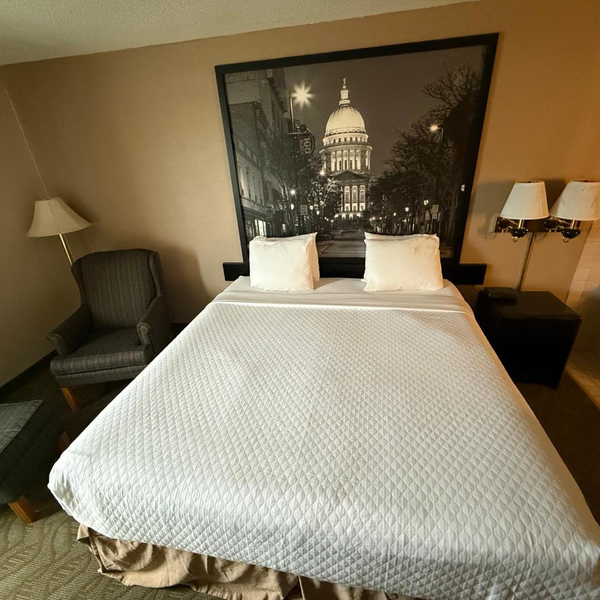 Dodgeville Inn & Suites 16/44