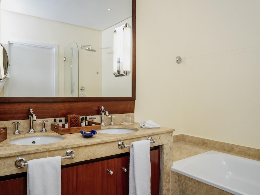 جناح تنفيذي بسرير كينج بإطلالة على البحر، Le Medina Essaouira Thalassa Sea & Spa - MGallery Collection 9/10