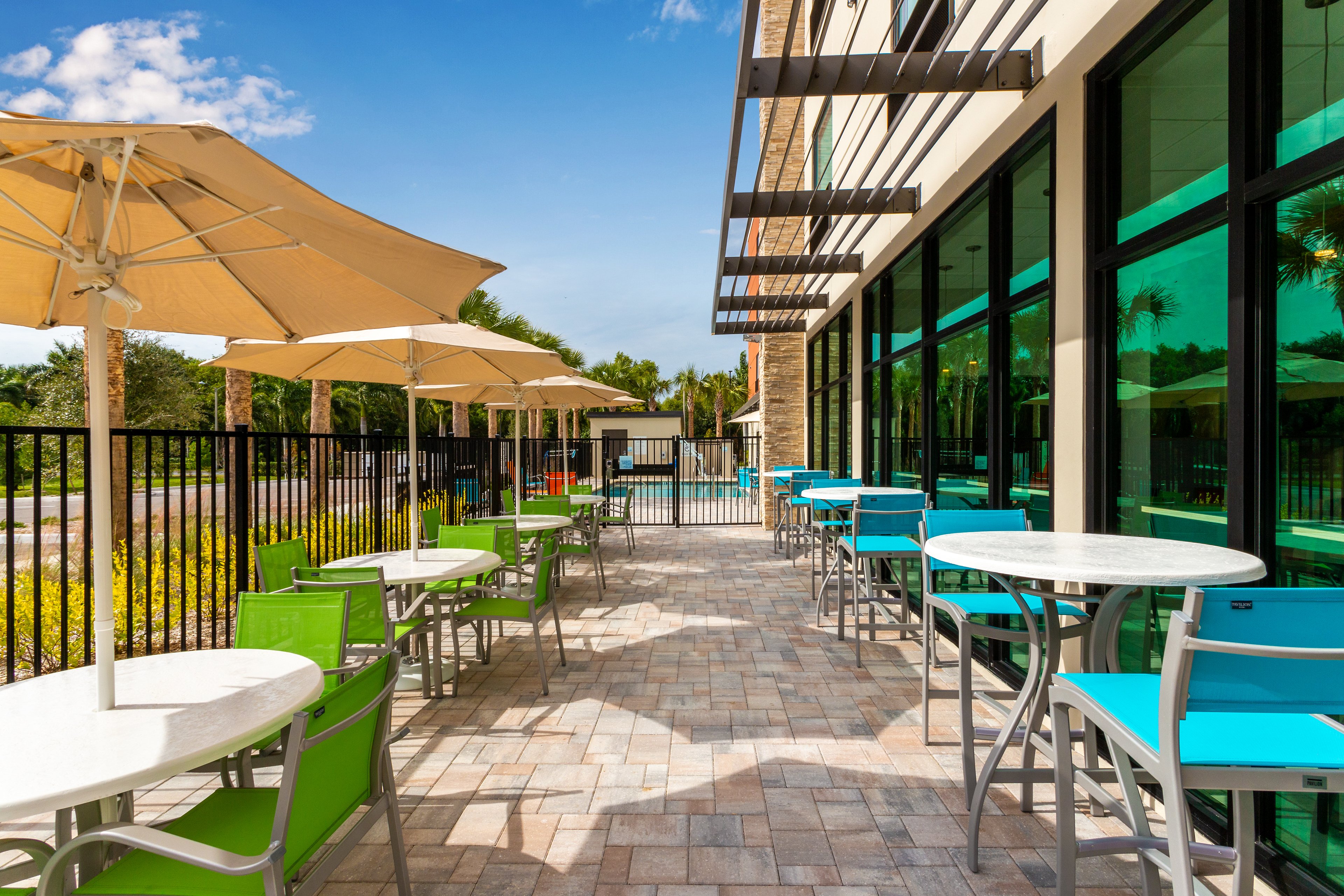 Holiday Inn Express & Suites Ft Myers Beach-Sanibel Gateway 18/23