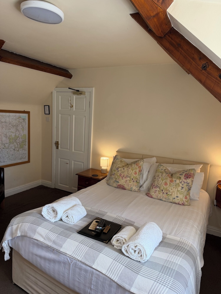 The Royal Oak Inn 6/49
