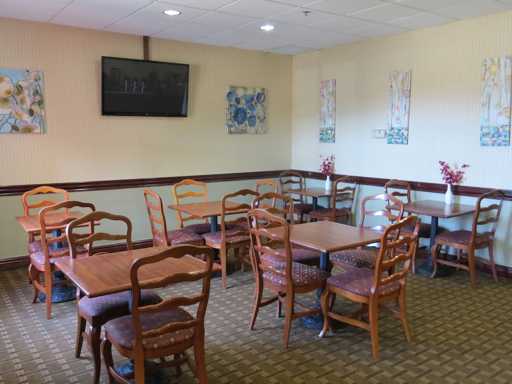 Wingate by Wyndham Savannah Gateway 36/41