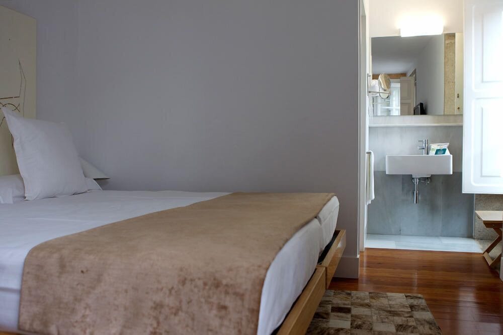 STANDARD, DOUBLE OR TWIN BED