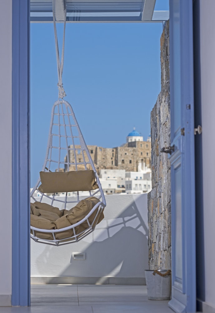 Anatoli Luxury Studios & Suites 24/50