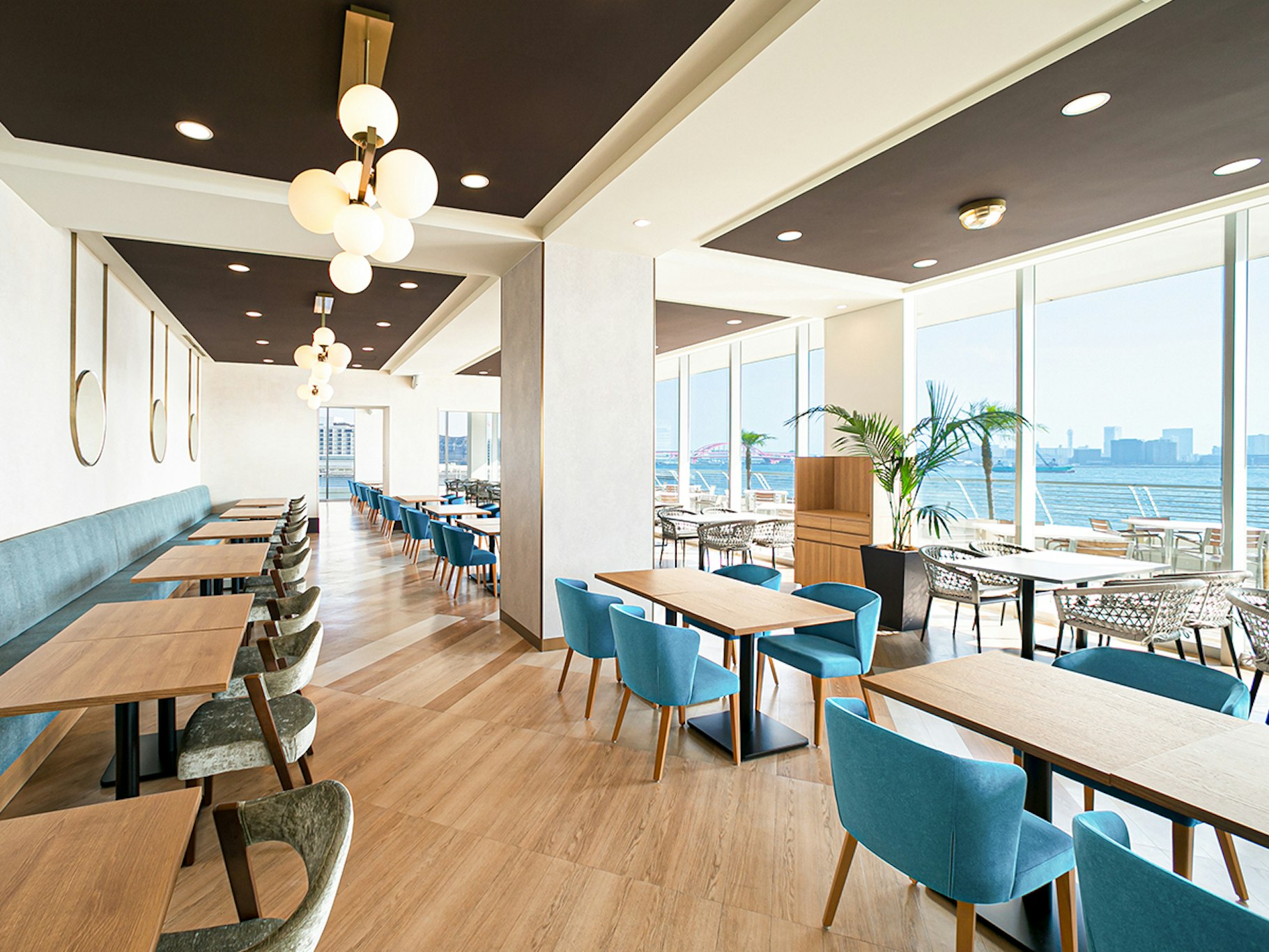 Kobe Meriken Park Oriental 42/57