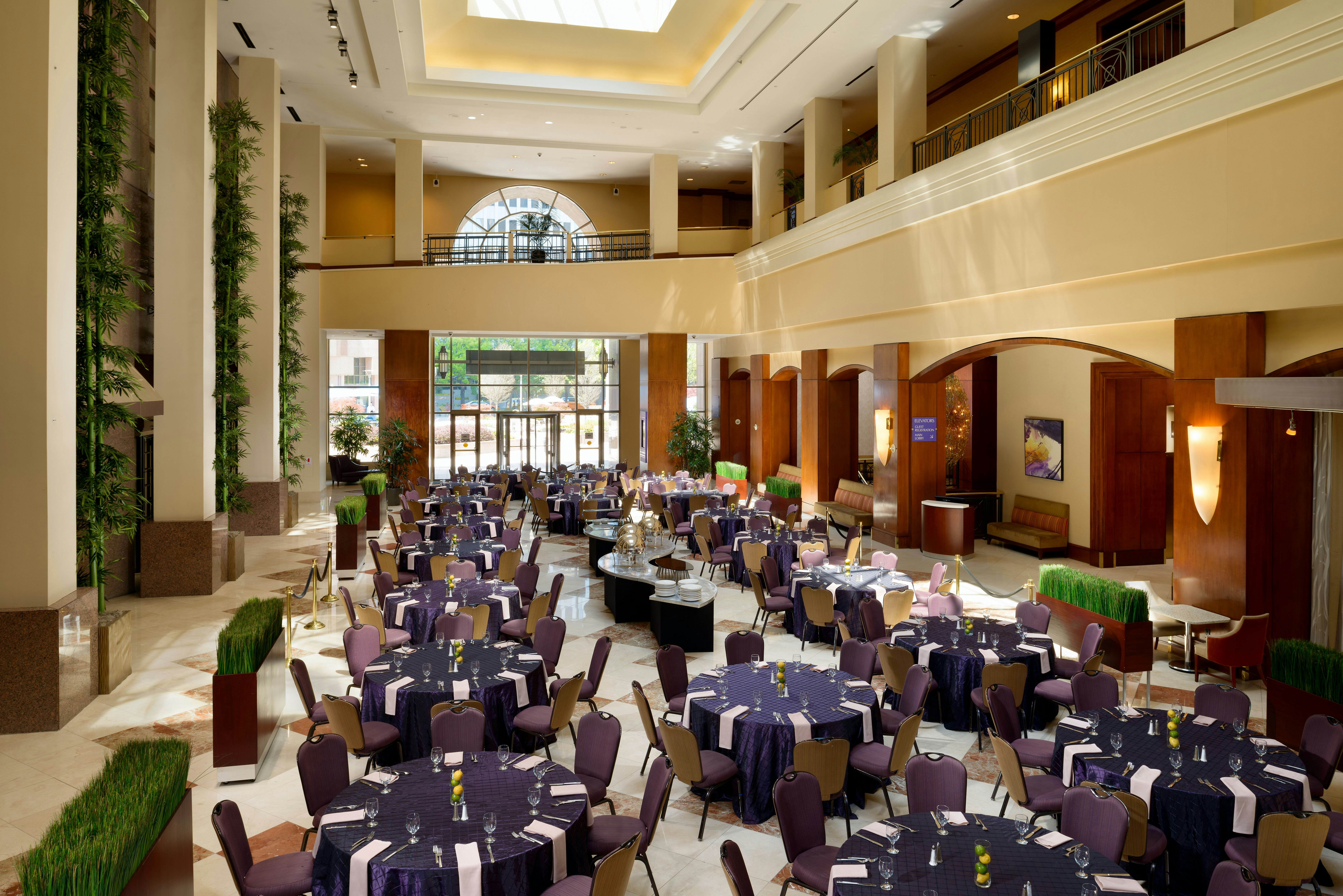 Hilton Charlotte Uptown (ex Hilton Charlotte Center City) 76/82
