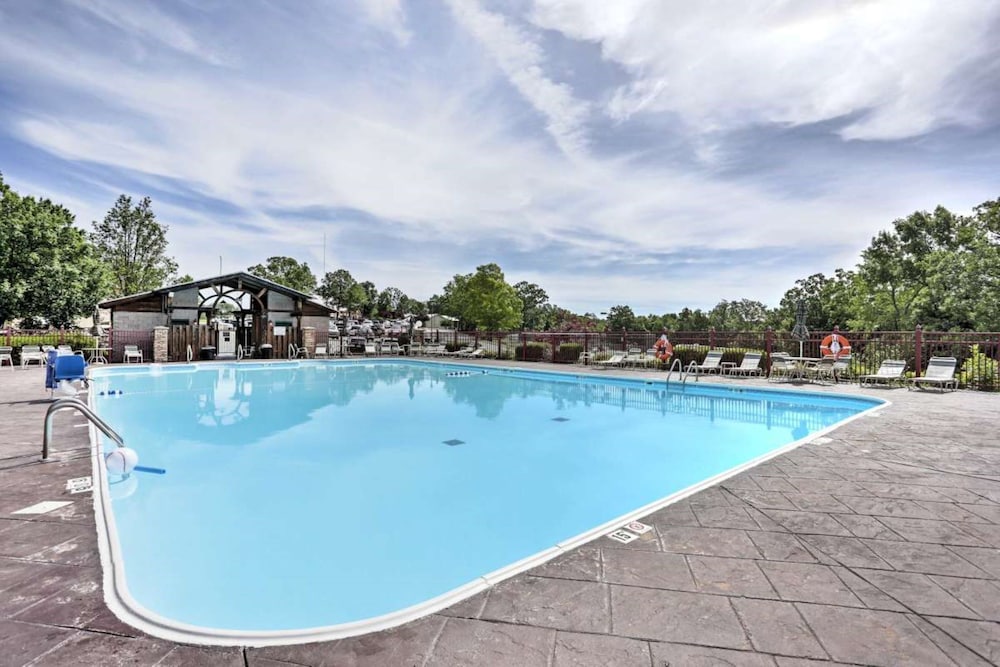 King Condo At Holiday Hills 24/50