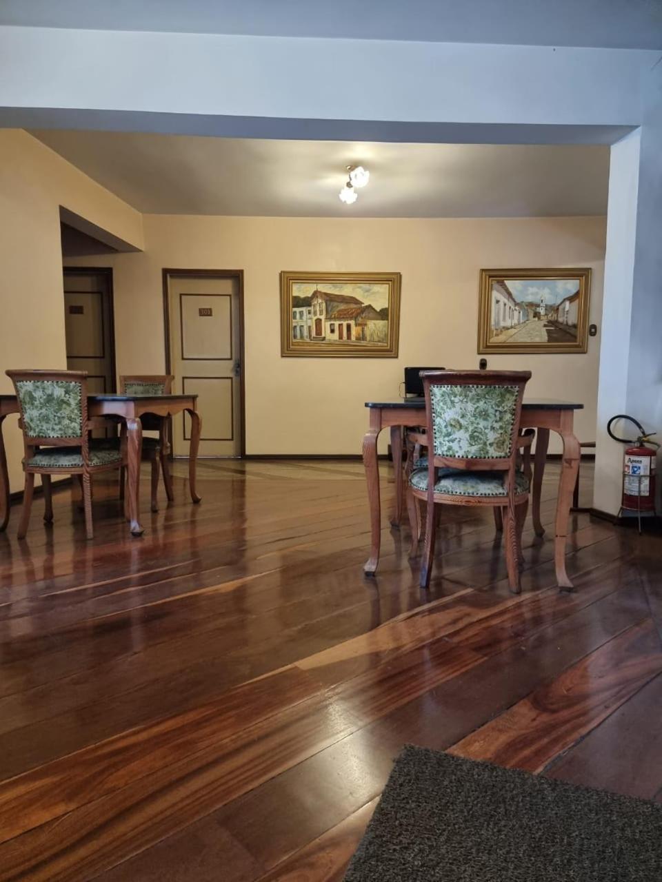 Hotel Colonial 40/44