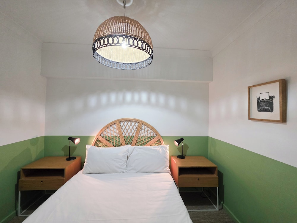 EL TORO MOTOR INN 24/56