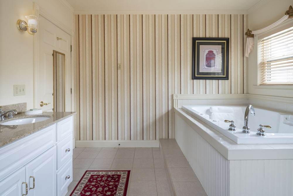 The Inn At Thorn Hill Spa 50/50