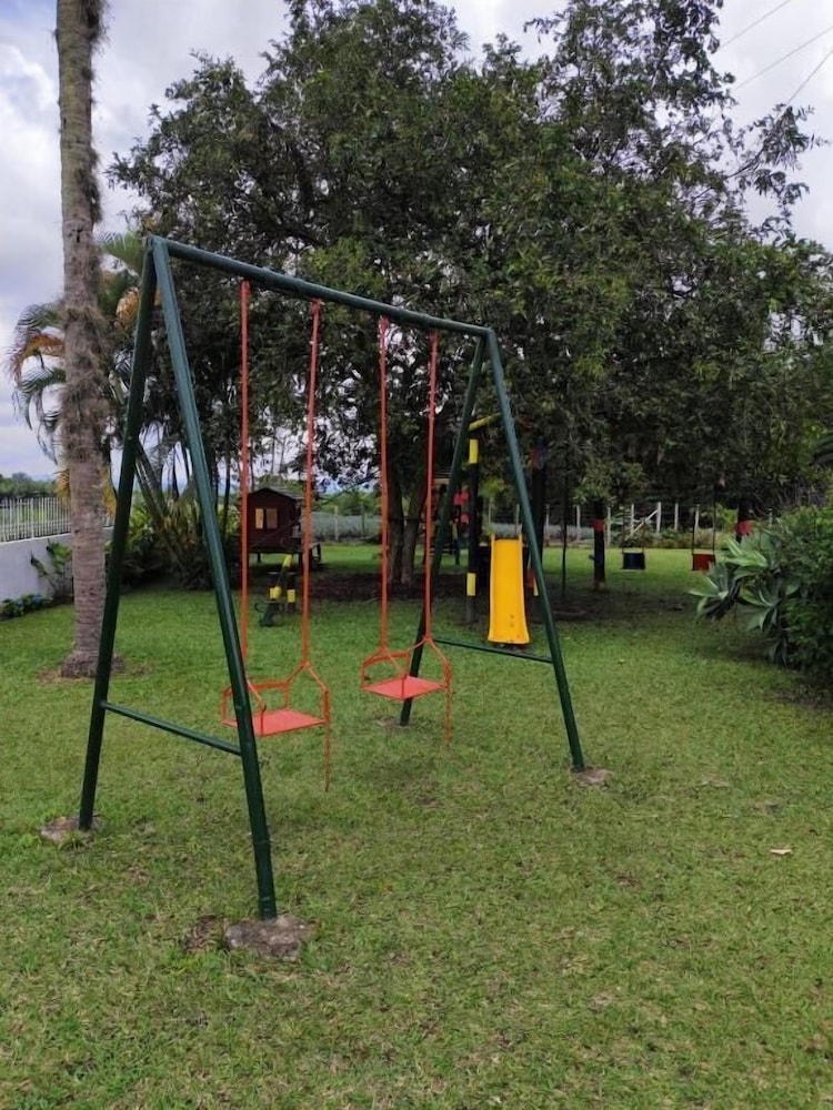 La Floresta Hotel Campestre 25/55