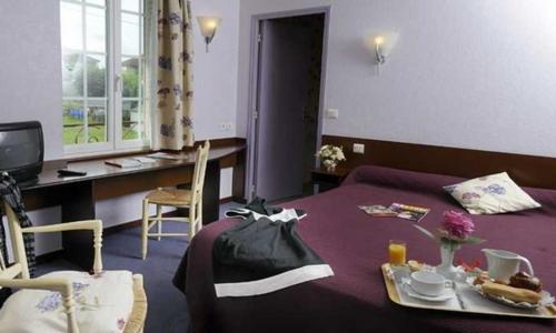 LOGIS AUBERGE DES VIEUX CHENES 22/25
