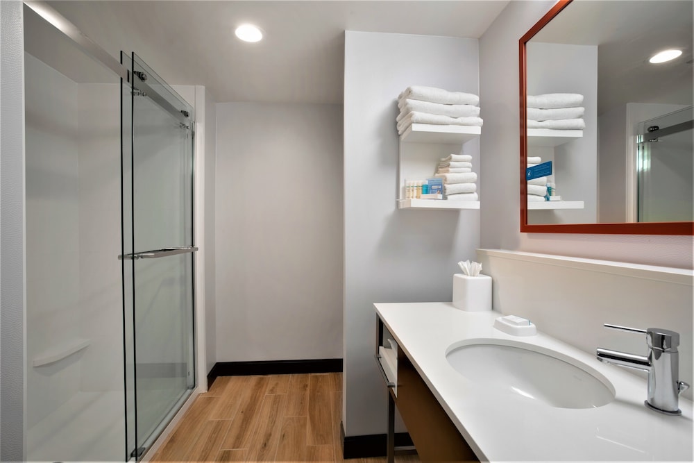 Hampton Inn & Suites Logan 24/48