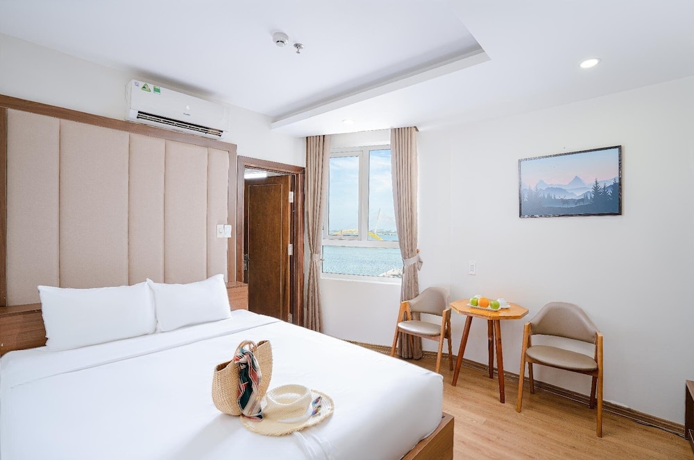 Pariat River Front Hotel 22/62