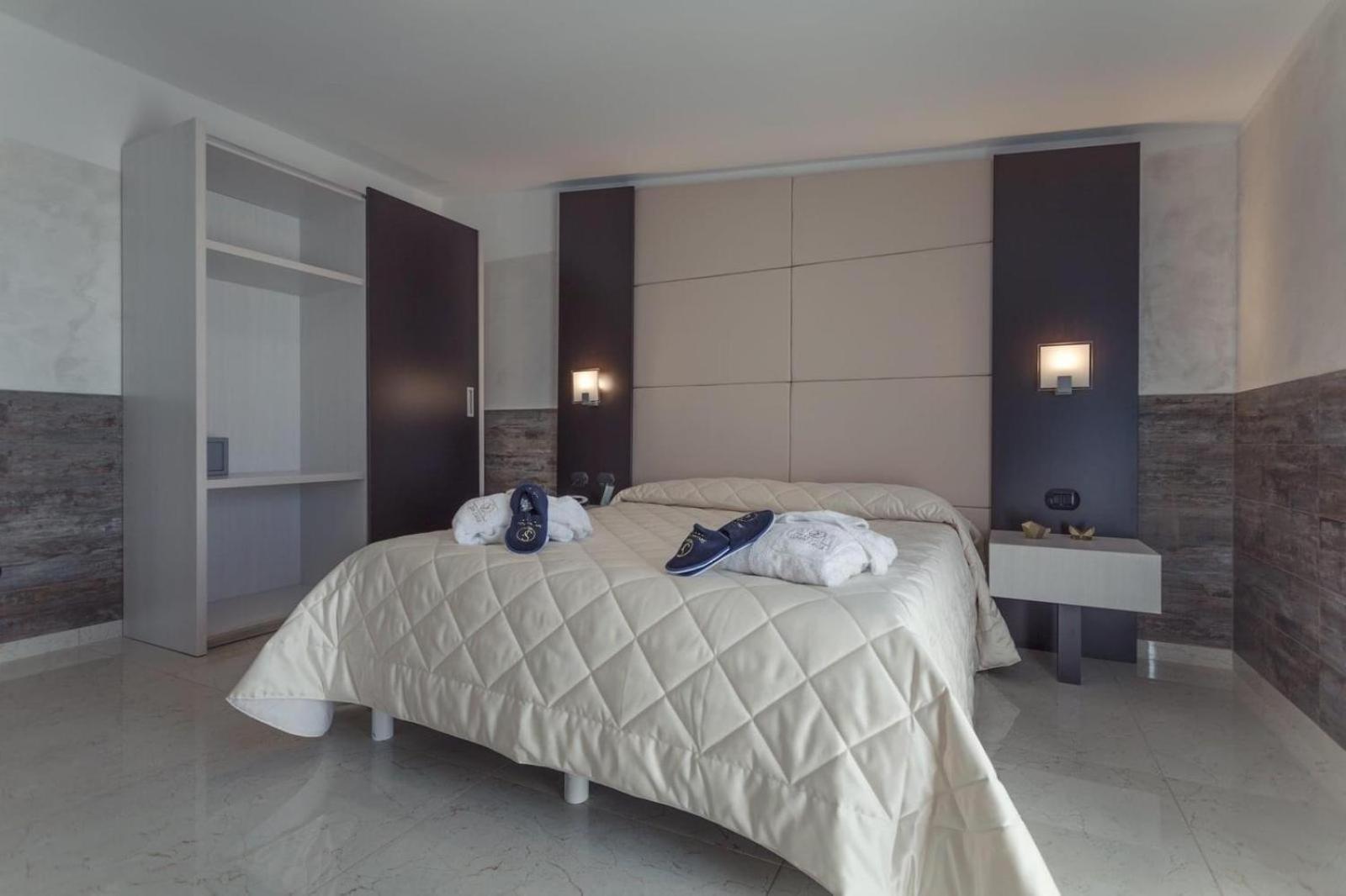Room at HOTEL CENTRO CONGRESSI SAN LUCA, BATTIPAGLIA
