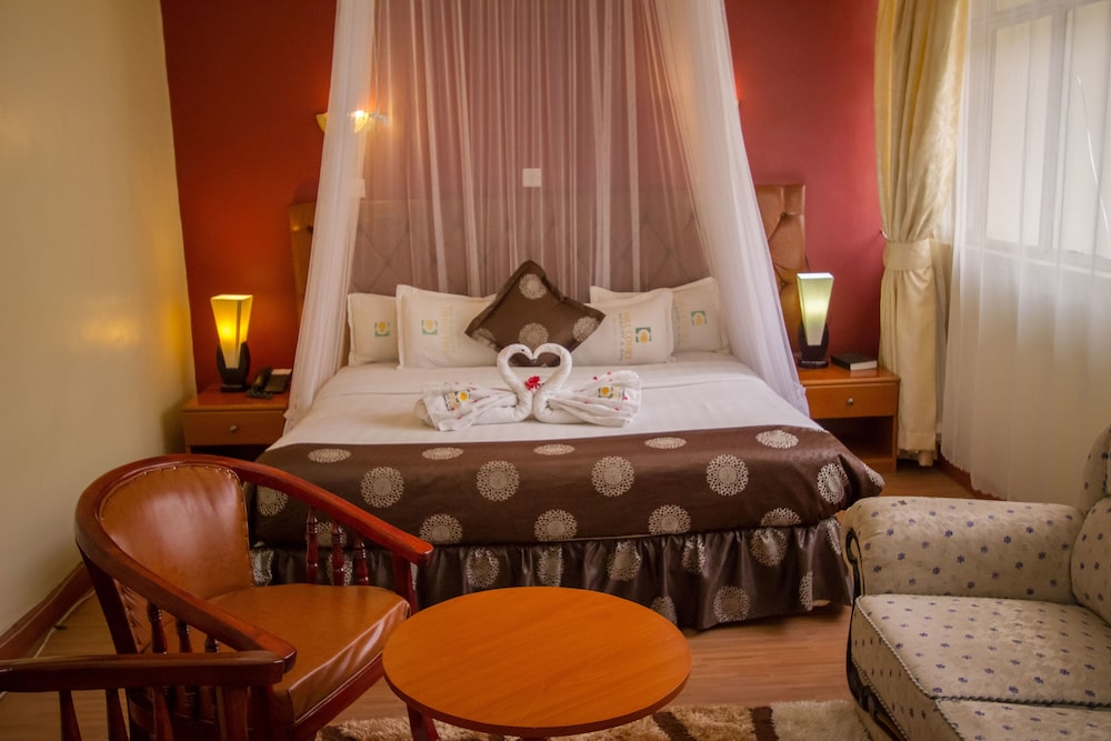Hillcourt Resort Spa 22/76