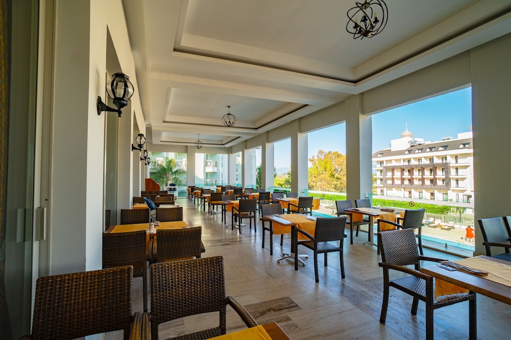 Royal Atlantis Resort Spa 57/69