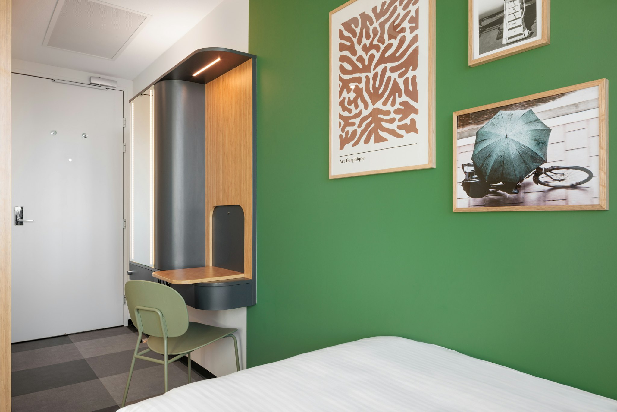 Maxhotel Amsterdam Airport Schiphol 4/21
