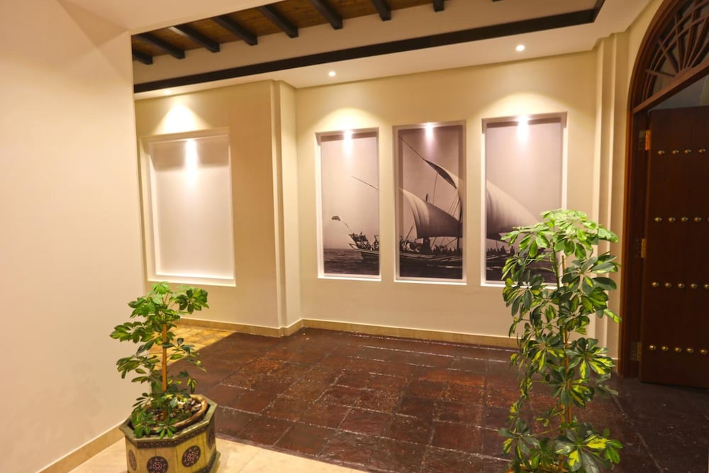 Delmon International Hotel 8/52