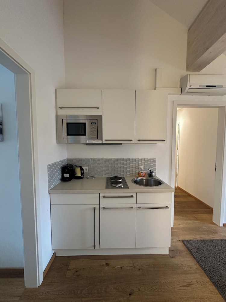 Helvetia Suites 34/52