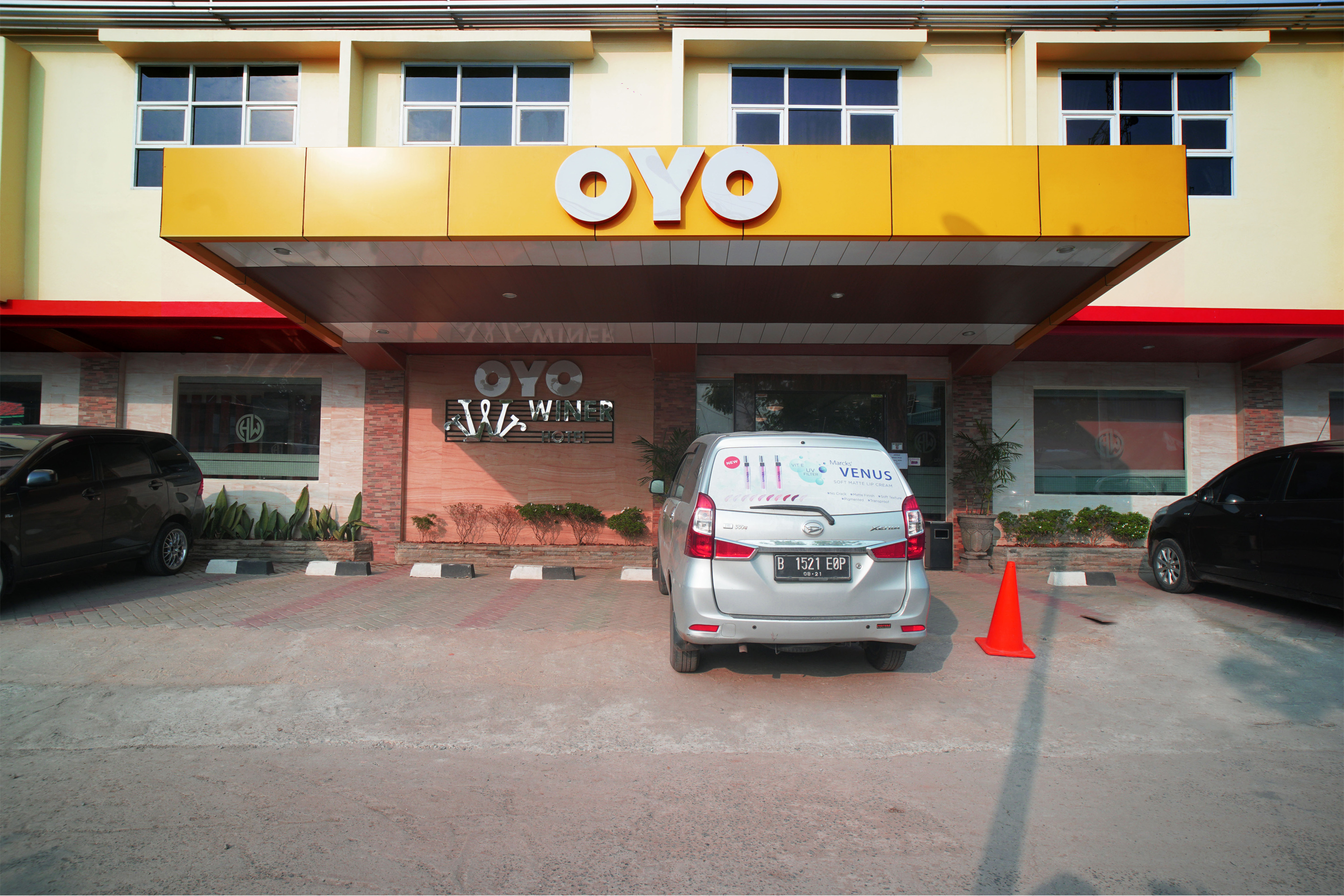 Oyo 147 Hotel Winer 45/50