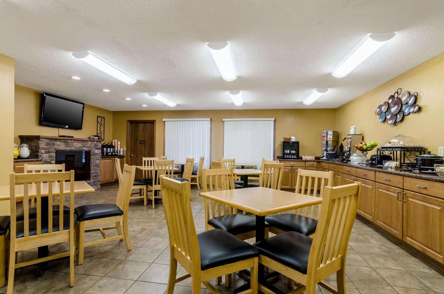 Rodeway Inn Ainsworth, NE 16/21