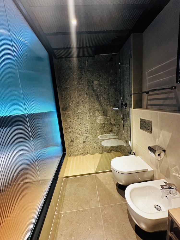 غرفة كلاسيكية مفردة بسرير كوين، Versoverde Alzaia Naviglio Grande 8/8