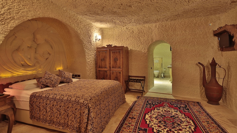Phocas Cave Suites 28/71