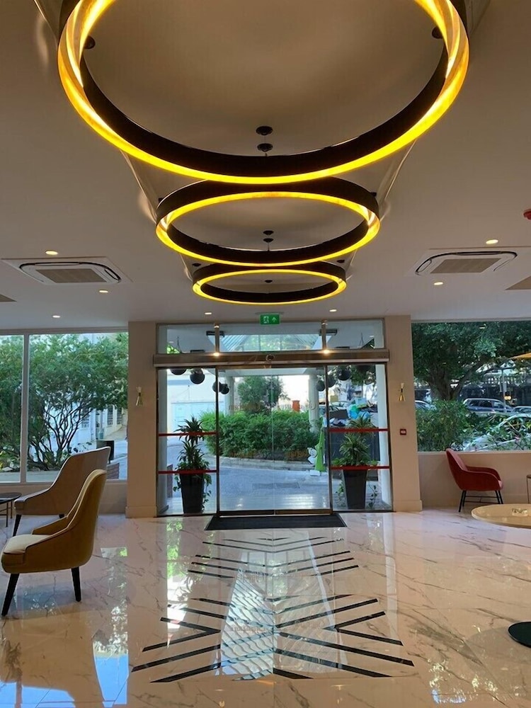 The Eliott Hotel 7/39