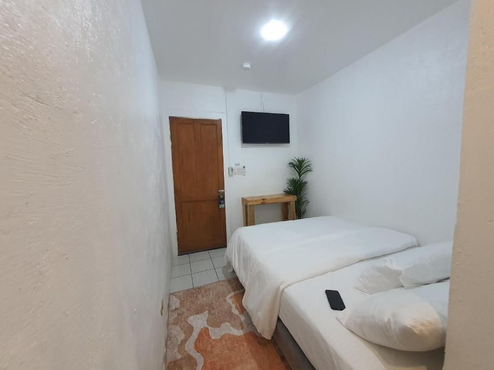 Westcoast Guest House 7/50
