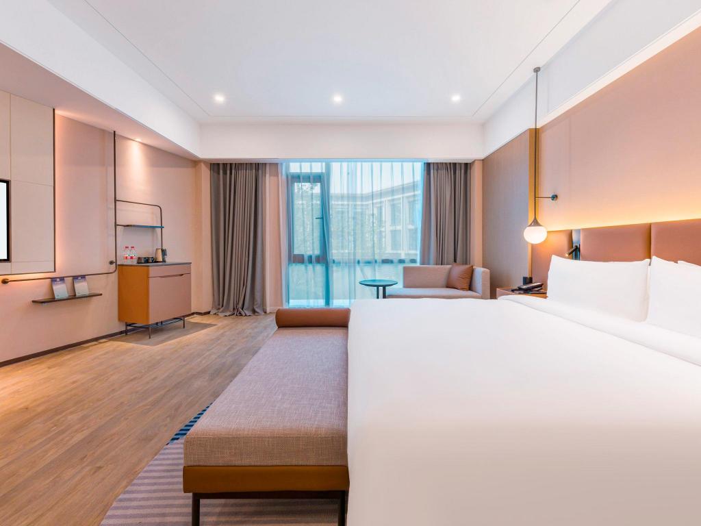SUPERIOR, KING BED