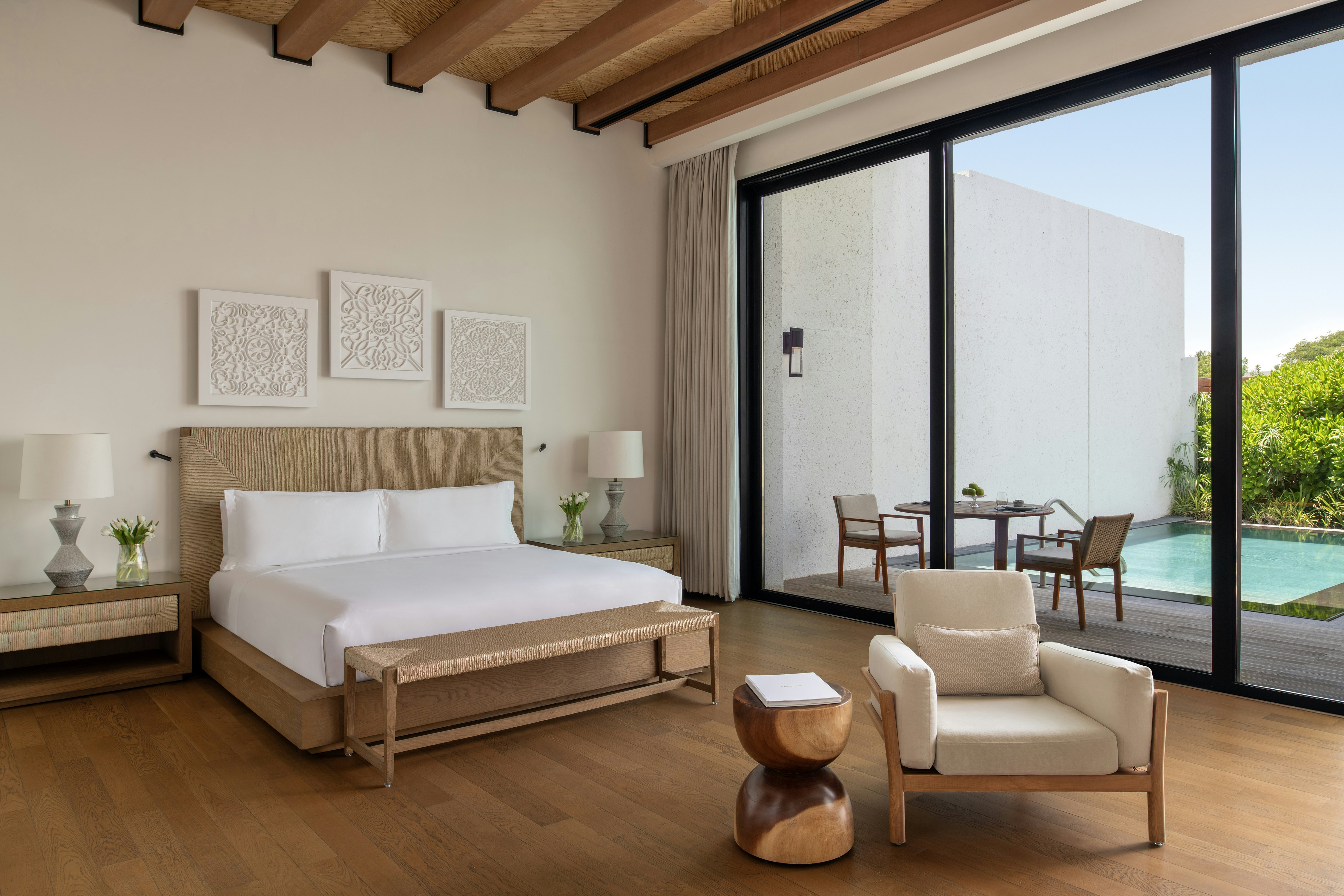 Junior Suite, King Bed, with Pool, Accessible